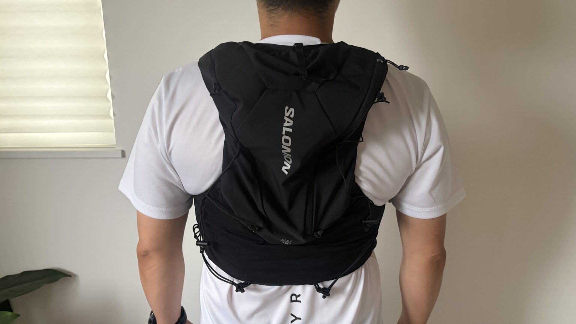 ADV SKIN 12のMサイズを着用した背面