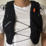 身長158cm・胸囲93cmの筆者がサロモンADV SKIN 12のMサイズを着用した正面